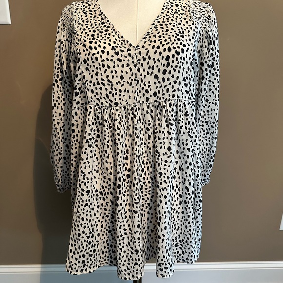 Umgee Dresses & Skirts - Umgee Black & White V-Neck Bishop Sleeve Mini Sundress Size S